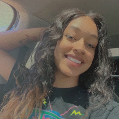 Barlita.Stonii’s pics and videos