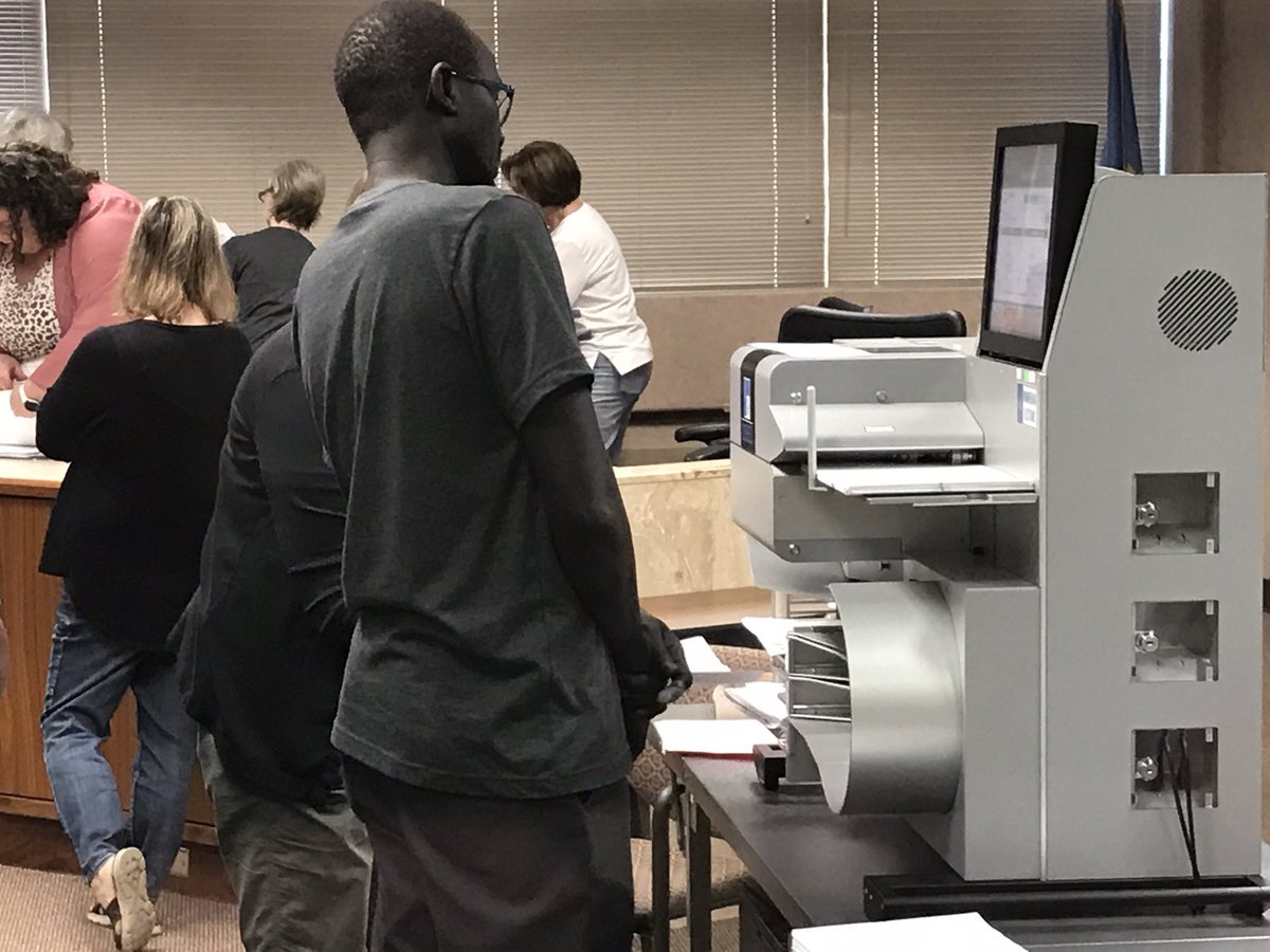 Ballots are starting to be scanned through the tabulating machines in Minnehaha County.  #kelonews
