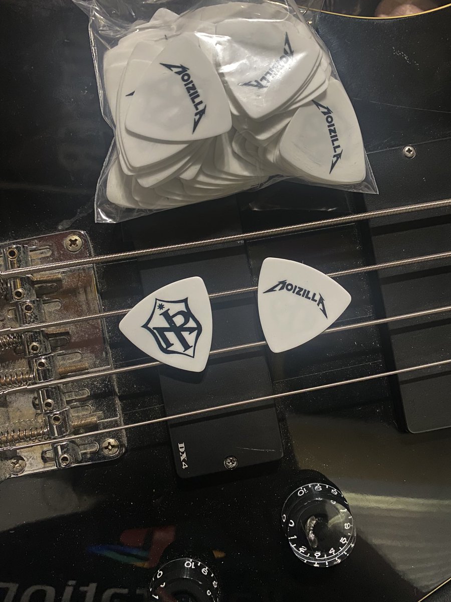 moizilla_kaiju's tweet photo. The bass picks have arrived 😎 get yours at my next match/es or whenever @novareignofficial plays in your town 🤘who knows, maybe I’ll throw one out during. 😉
#wrestling #prowrestling #indywrestling #metal #music #musician #bass #bassist #moizilla #novareign #santinobros https://t.co/qGPrtyAt59