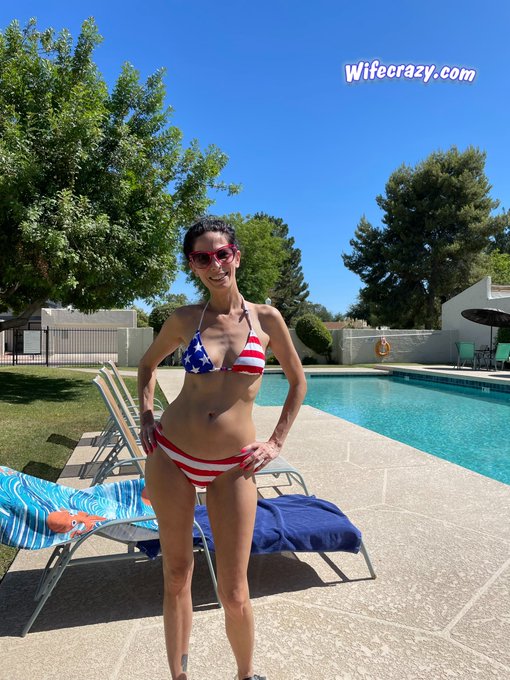First day in my pool 💦  #maturewomen #wifecrazy #stacie  The Real Arizona Milf 🌵 https://t.co/ibGRbT<a href="/tag/maturewomen"class="tags">#maturewomen</a><a href="/tag/wifecrazy"class="tags">#wifecrazy</a><a href="/tag/stacie"class="tags">#stacie</a>
