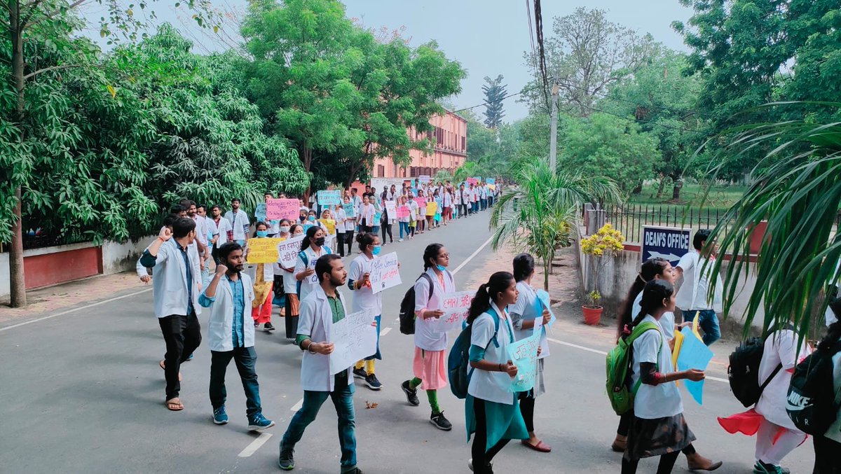 3rd day #BVC_On_Strike #IncreaseInternshipAllowance #IncreasePgFellowship 
जंग में कागज़ी अफ़रात से क्या होता है,
हिम्मतें लड़ती हैं, तादाद से क्या होता है।
इसी हिम्मत से डटे रहेंगे,
हम हक लेके रहेंगे।
<a href="/officecmbihar/">CMO Bihar</a> <a href="/BiharAFRD/">Dairy, Fisheries and Animal Resources Dept., Bihar</a> <a href="/Min_FAHD/">Ministry of Fisheries, Animal Husbandry & Dairying</a>