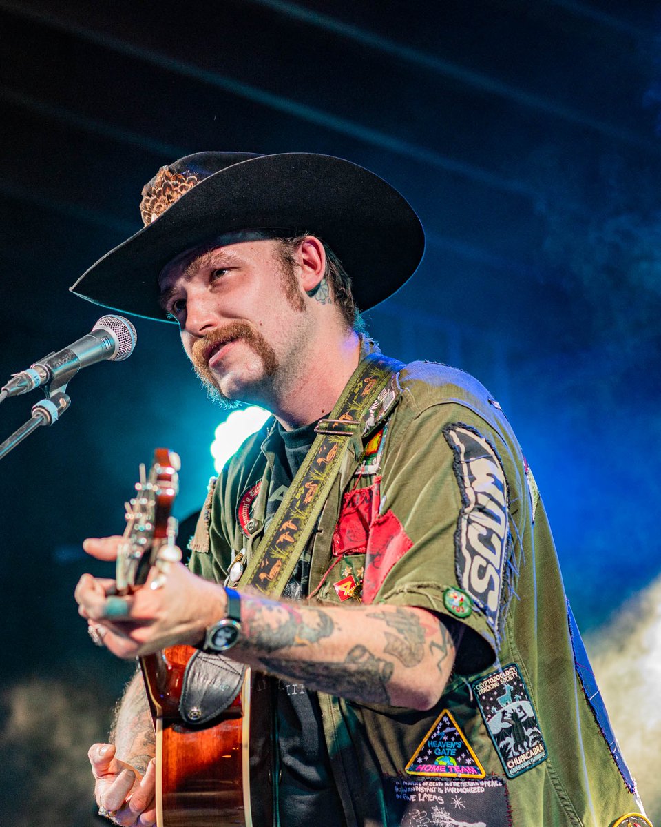 Craig & Paula tweet media