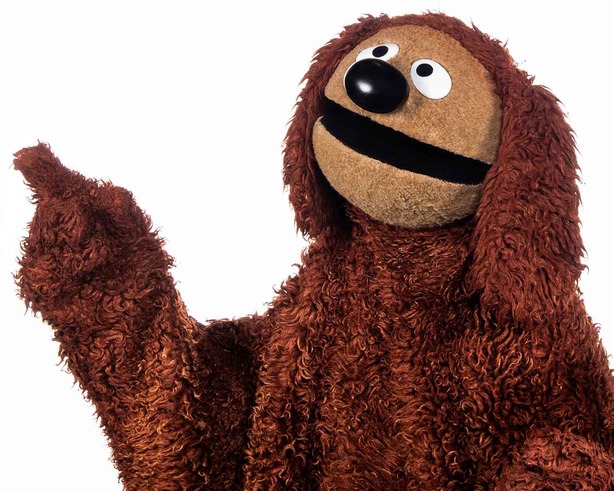 TheMuppets's tweet photo. 'Scuse me, could you stop scrolling for just a second? I was still reading the post above this one. I'm not on Twitter, but I just love looking at yours. —Rowlf https://t.co/nin111EzMj