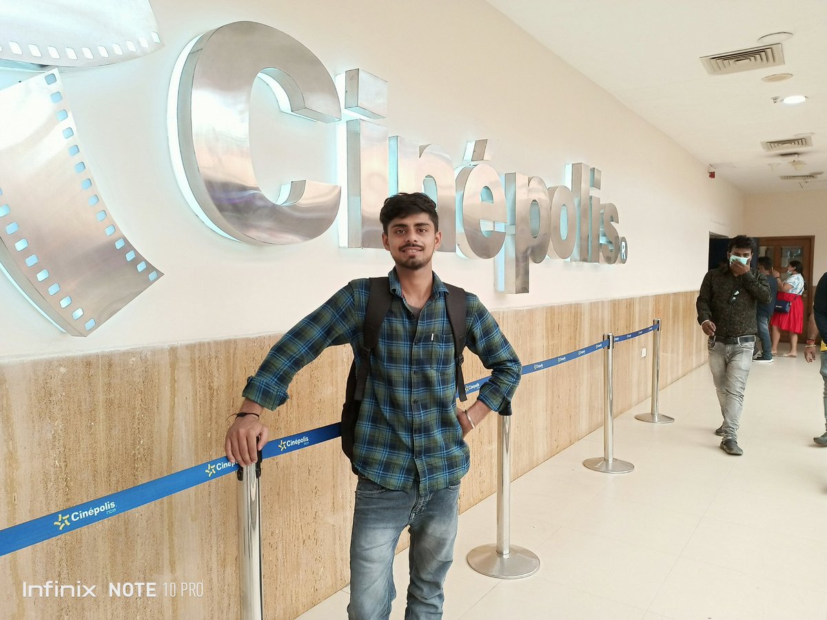 AnandSinghBgs's tweet photo. #KGFChapter2
#first_Show first day in #P&M_mall
#Cinepolis_cinema_hall https://t.co/Ra8bGORZN1