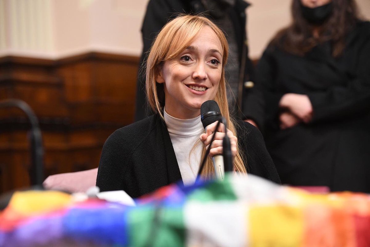 anabelfsagasti's tweet photo. En el #DíaDelPeriodista realizamos un emotivo homenaje en el @senadoargentina a nuestro compañero mendocino Sebastián Moro. 

Un militante de la causa de la verdad y la memoria, que cubrió con gran profesionalismo los juicios de lesa humanidad de nuestra provincia. (Sigue) https://t.co/9YEEQKzSx9