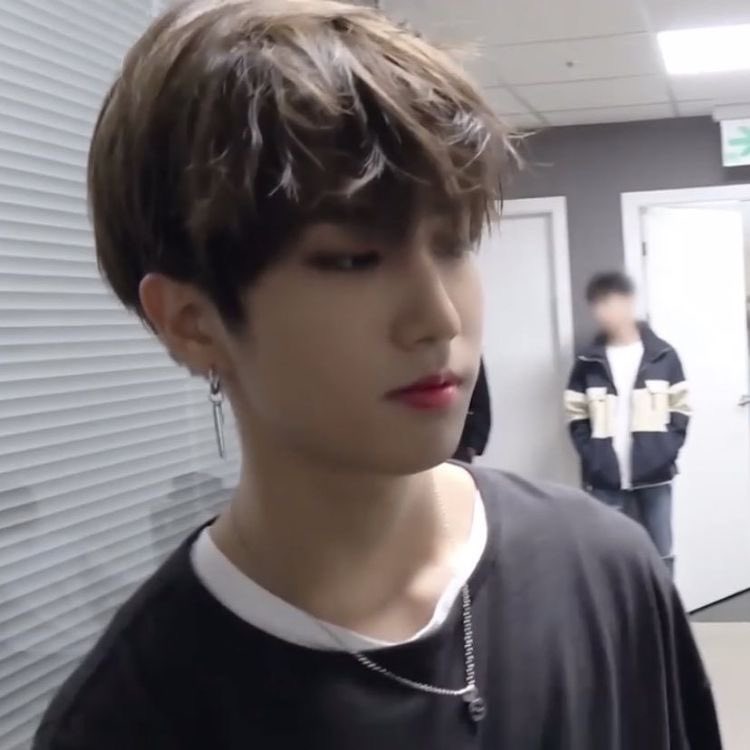 ㅤㅤㅤ 
                     Quil Norel. 
               —  hjs fc. ‘00. fil/eng.
               —  mirrored lit. strictly ic.
               —  (n)sfw ; profanities. 
               —  <a href="/lmhandhjs/">َ</a>’ Love Collide series. 
                
                              ♡ | ↻