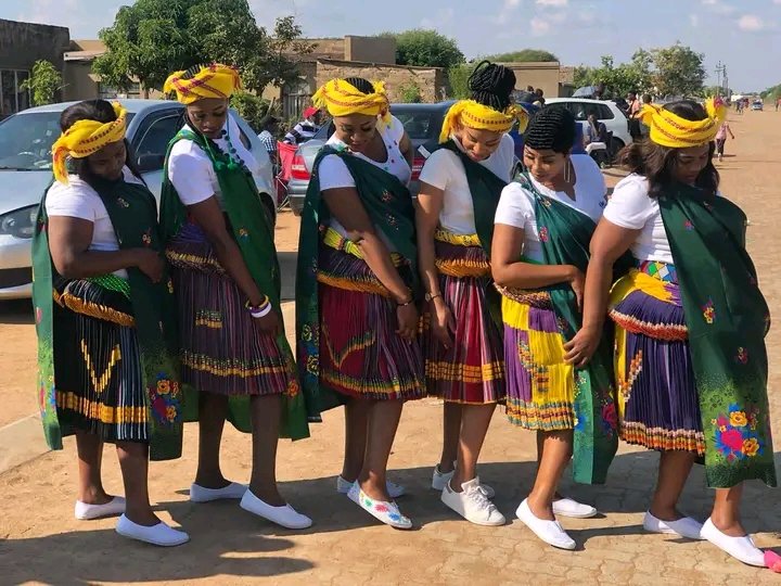 Ronnymiyambo's tweet photo. Avuxeni #Vatsonga โค๏ธ https://t.co/qlSbHN2nPa