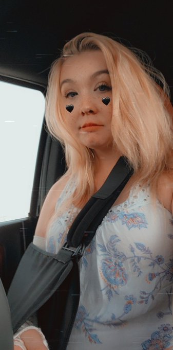 Broke my elbow and tailbone... can anyone help financially 😔 I'm pretty stressed out.   https://t.co/wag3dYTSTP  #GoFundMe<a href="/tag/help"class="tags"><span>#help</span></a><a href="/tag/gofundme"class="tags"><span>#gofundme</span></a>