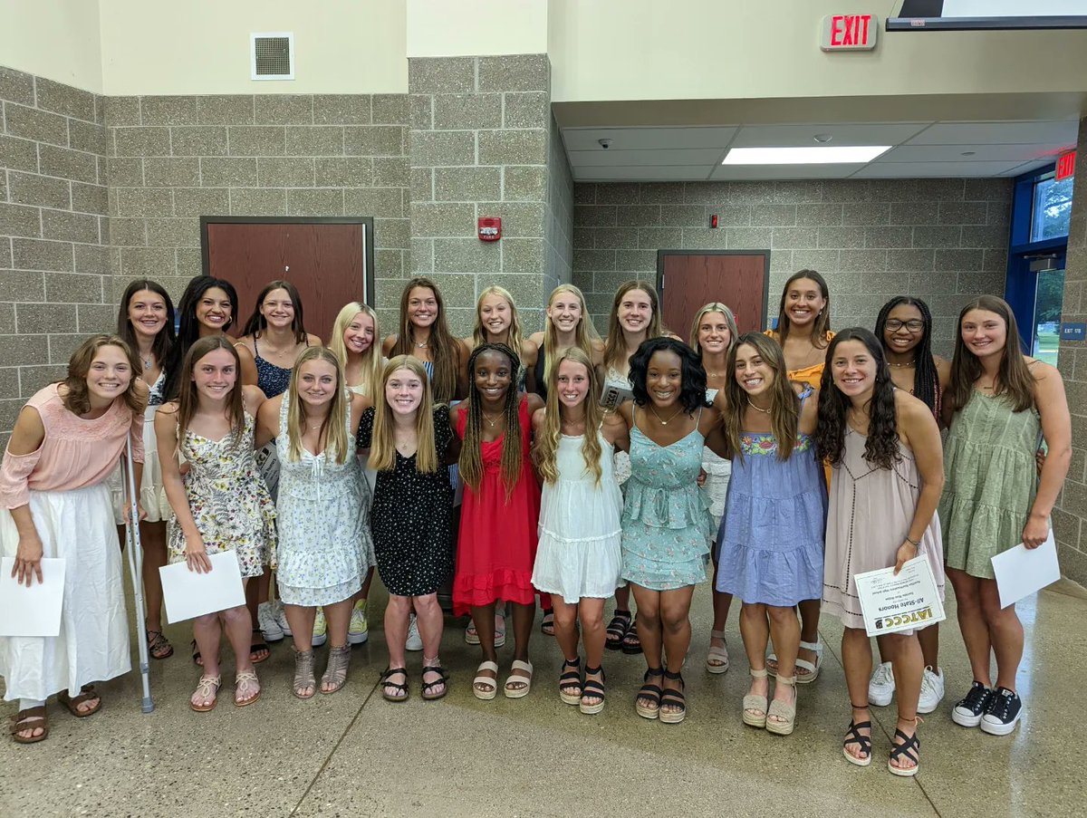 hsegirlstrack's tweet photo. State Qualifiers at our banquet last night. https://t.co/MviNEkWOql