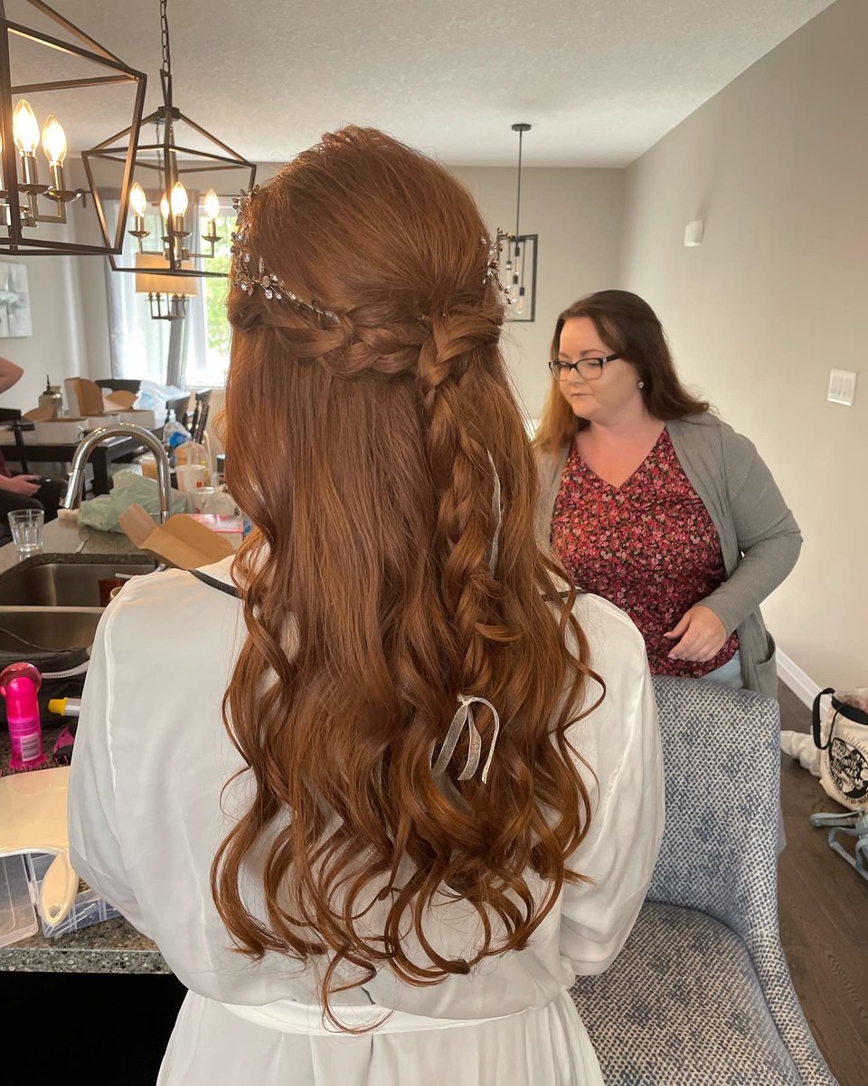 ChristineRHunt's tweet photo. Hair #theHuntisover https://t.co/IhMpJ9wUsY