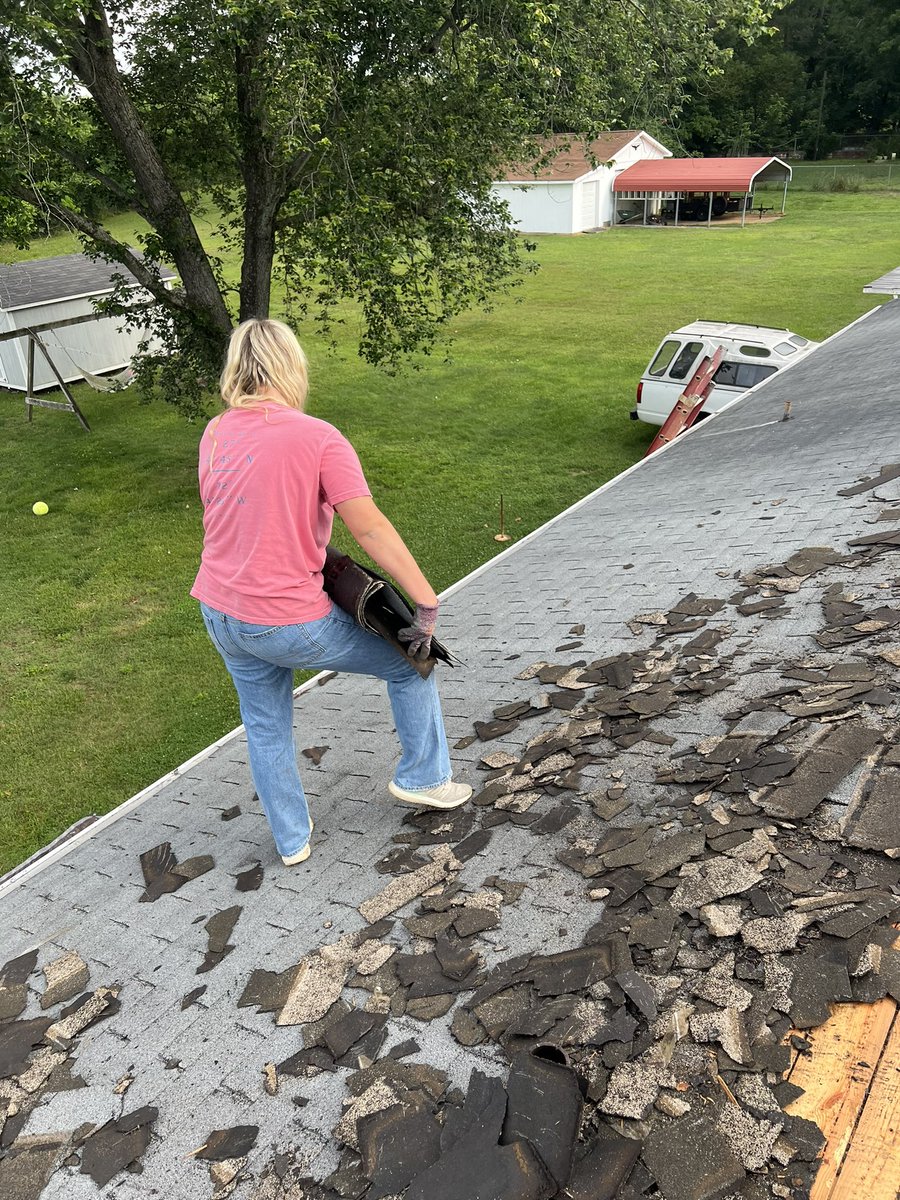 RileyJester522's tweet image. Impact Yadkin day 2 🔨🪚🪛 @MagnifyMinistry