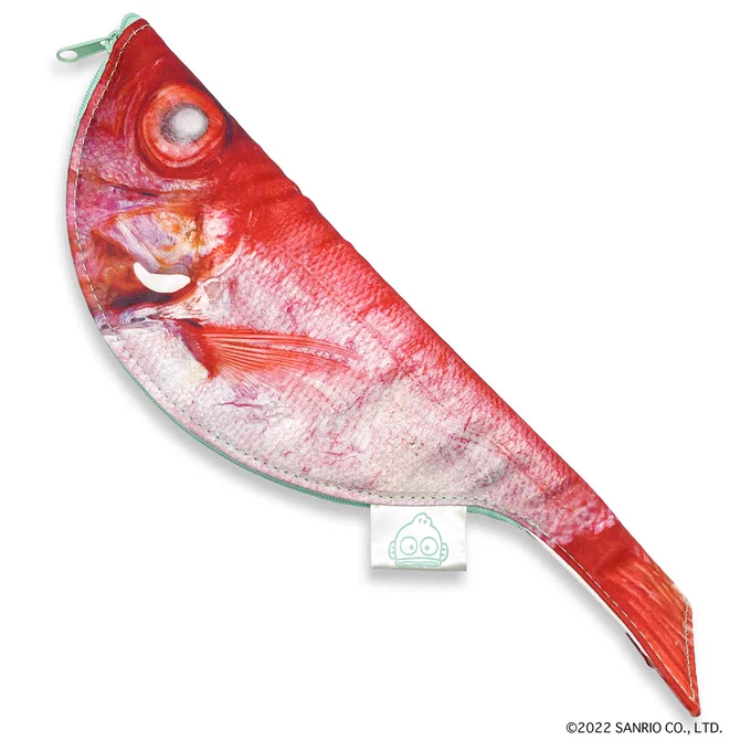 ハンギョドン 干物型ポーチ・金目鯛干物の皮側は魚なのに、開いた身側はハンギョドンがひょっこり顔を出したデザイン。詳しくはコチラ干物 #金目鯛 #ハンギョドン #Hangyodon #ポーチ #かわいい #sanrio 