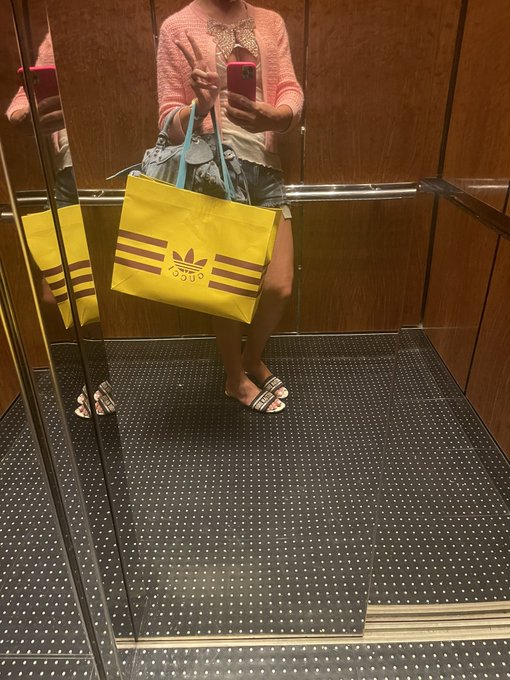 That New new https://t.co/0G28FmqtLb<a href="/tag/legallyblonde"class="tags"><span>#legallyblonde</span></a><a href="/tag/ellewoods"class="tags"><span>#ellewoods</span></a>