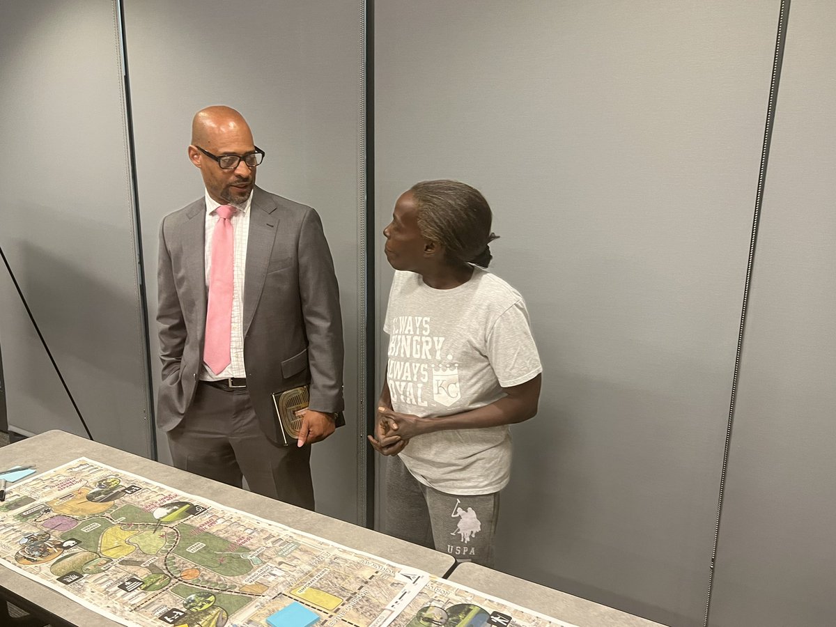 Robinson4kc's tweet photo. Engaging in community is tough but so worth it. Resident leaders spoke truth to power tonight and we are committed to stellar basic City services to earn their trust.
#GreenInfrastructure
#SmartSewer
#PeopleFirst https://t.co/wshSOaHDE3