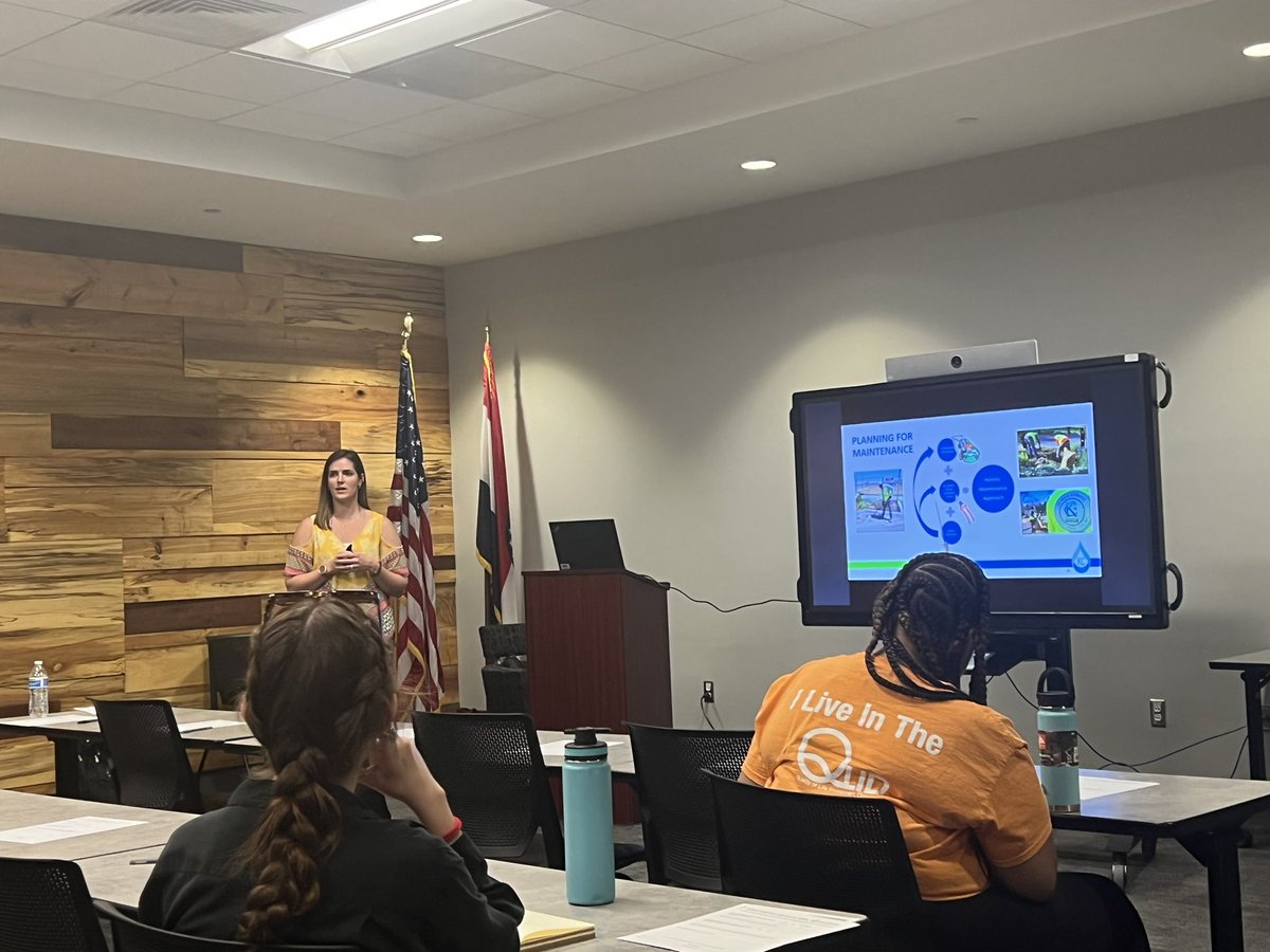 Robinson4kc's tweet photo. Engaging in community is tough but so worth it. Resident leaders spoke truth to power tonight and we are committed to stellar basic City services to earn their trust.
#GreenInfrastructure
#SmartSewer
#PeopleFirst https://t.co/wshSOaHDE3