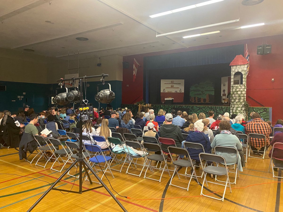 centralsd61's tweet photo. The curtain is about to go up! Into the Woods Jr., our first musical in 3 years. Tickets still left for tomorrow night. #sd61learn https://t.co/8xPp96pphi