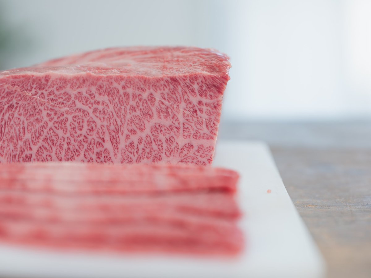 SaitoViande's tweet photo. もう梅雨の時期ですが、雨が明けたら外でお肉食べたいですよね!
というわけで #焼肉 についてご紹介です✨
もちろん夏にはお得な焼肉セールも行います🌴
ぜひ焼肉情報をチェックしてみてください!
#静岡グルメ #静岡肉 #静岡県 #静岡市 #葵区 #精肉店 #斉藤精肉店 #meat #meatstore https://t.co/XZJTxSc0XF