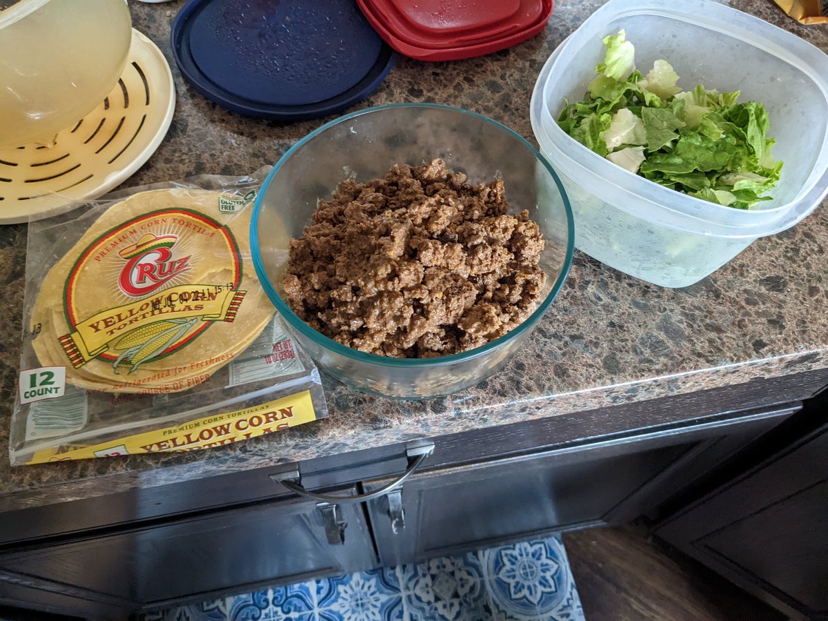ajohnsonreads's tweet photo. Forgot to do it last night, but had tacos at home to refuel! :) #IgniteND https://t.co/dv7uhFdfF1
