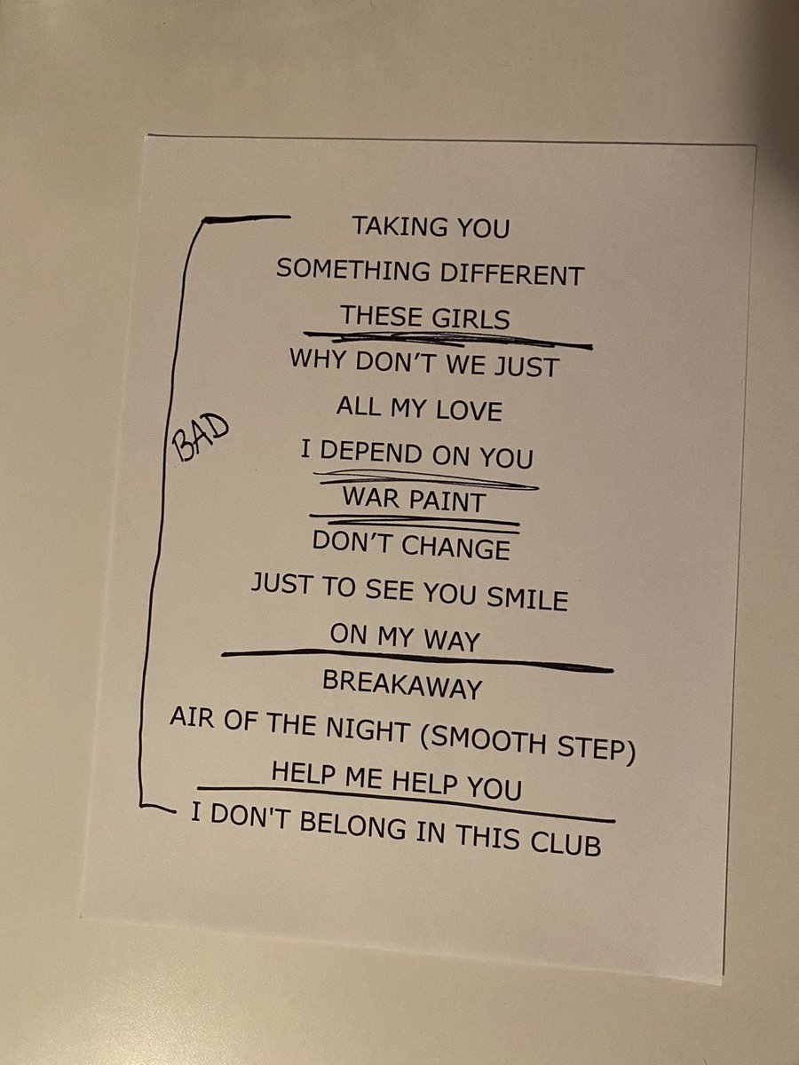 colorfulcyn's tweet photo. new stans are like “WHATS WAR PAINT???  UNRELEASED SONG???” https://t.co/yFvCw8rujt