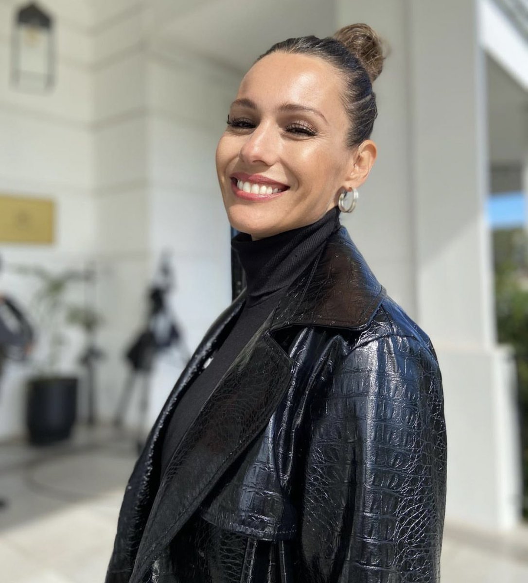 Cantando_Trivia's tweet photo. ¡LE PARÓ EL CARRO! 

Pampita le puso los puntos a Salwe 💣 

¿A quien bancas? 

🔁 Pampita 

❤️ Salwe
 
#ElHotelDeLosFamosos 
#SinLochoNoHayFinal https://t.co/O6jKSNXwrW
