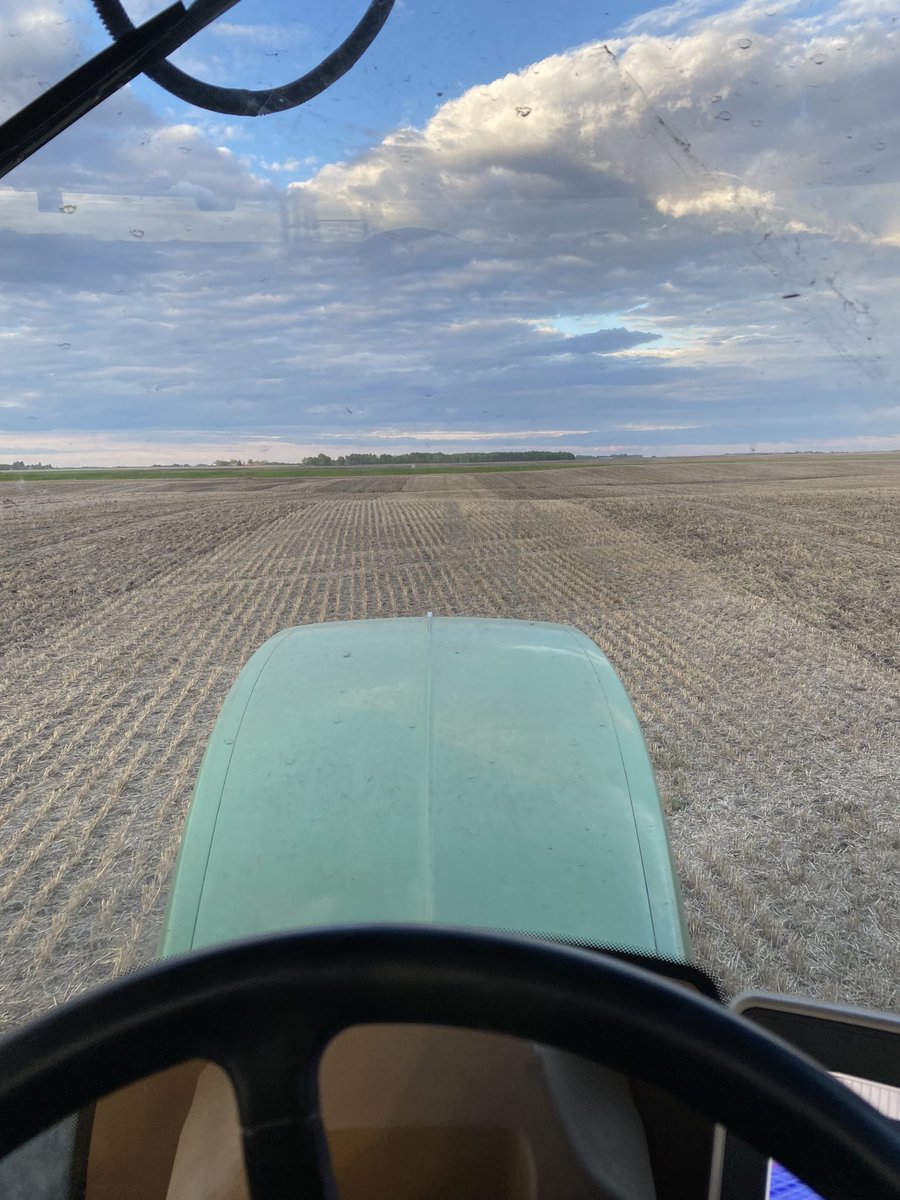 That’s it. #plant22 in the books. Let’s have a great summer and open fall, time to prep for #spray22, and work on rehabbing my knee.  #nesask Good luck to all still working their asses off. Let’s hope #mothernature works in everybody’s favour. 🍺🍺