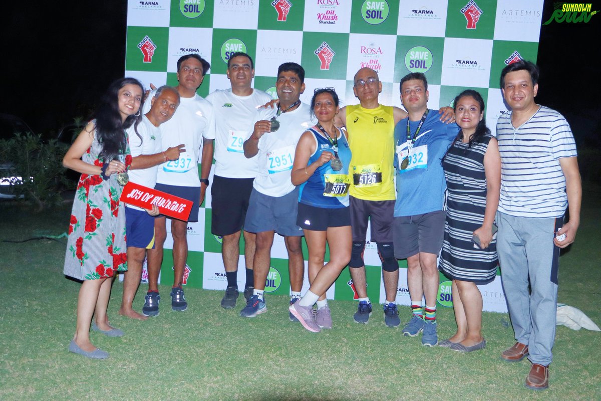 TheDhairyaGupta's tweet photo. Pics from a Night Run in the Aravallis at @karmalakelands. Run organised by @CoachRavinder #SundownRun 

Did 8 Kms. Good to run with my running buddies @gauravgeek and others https://t.co/DFQ1vZaKAY
