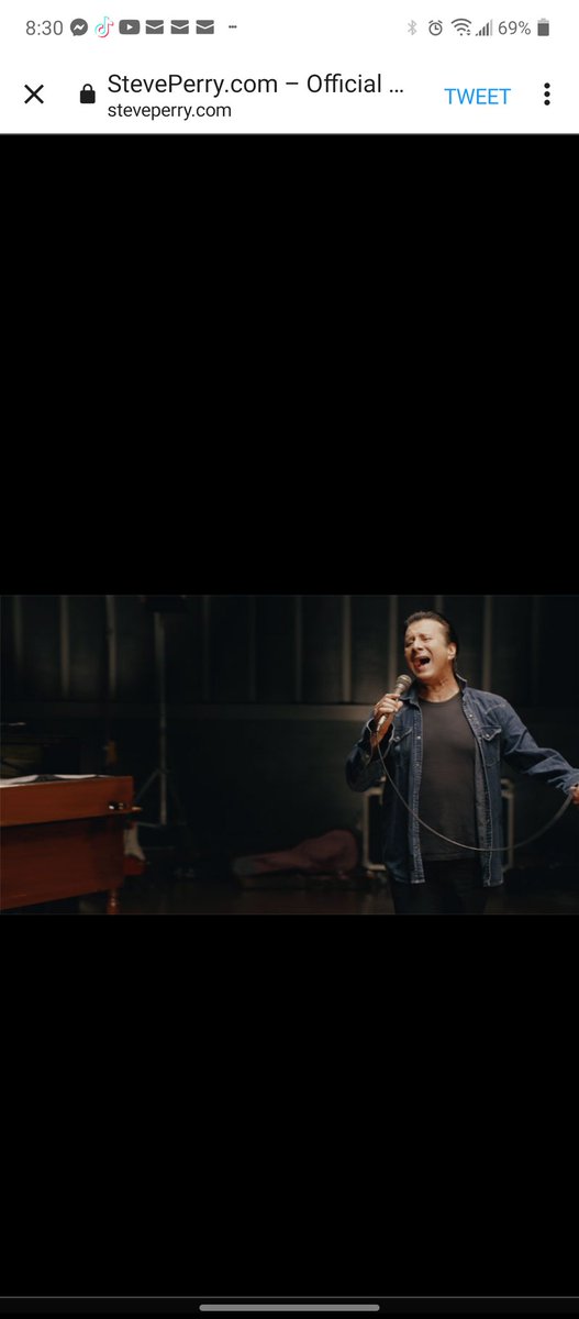 steveperryangel's tweet photo. #StevePerry #Traces2018 @StevePerryMusic #Gorgeous #TheVoice #singersongwriter https://t.co/JE8ORsClbs
