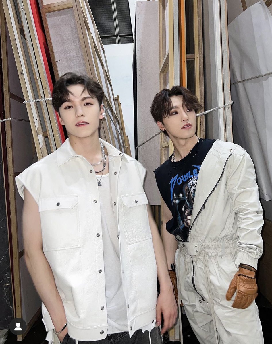 VVithVernon's tweet photo. When your bias and bias wrecker take a photo together 😳😭😭😭 ❤️the amount of heart attacks I had with these ♥️🫶🏻🫶🏻 #First Bias #Bias Wrecker #FYP https://t.co/OdYYhyFN1r