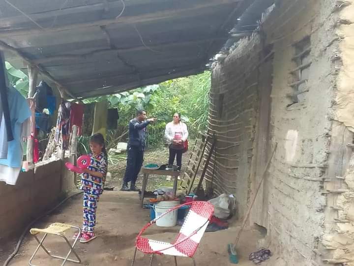 bomberostru's tweet photo. #Abordajes
Estos últimos días nos hemos desplegado en diferentes municipios del estado, junto a los demás organismos para la atención social de nuestro pueblo, siguiendo lineamientos del Gobernador Mayor Gerardo Marquez
@Gerardo4fPsuv
@GobTrujillo
@DGNBEnLinea
@CiudadTRU https://t.co/SMh4CNi8v2