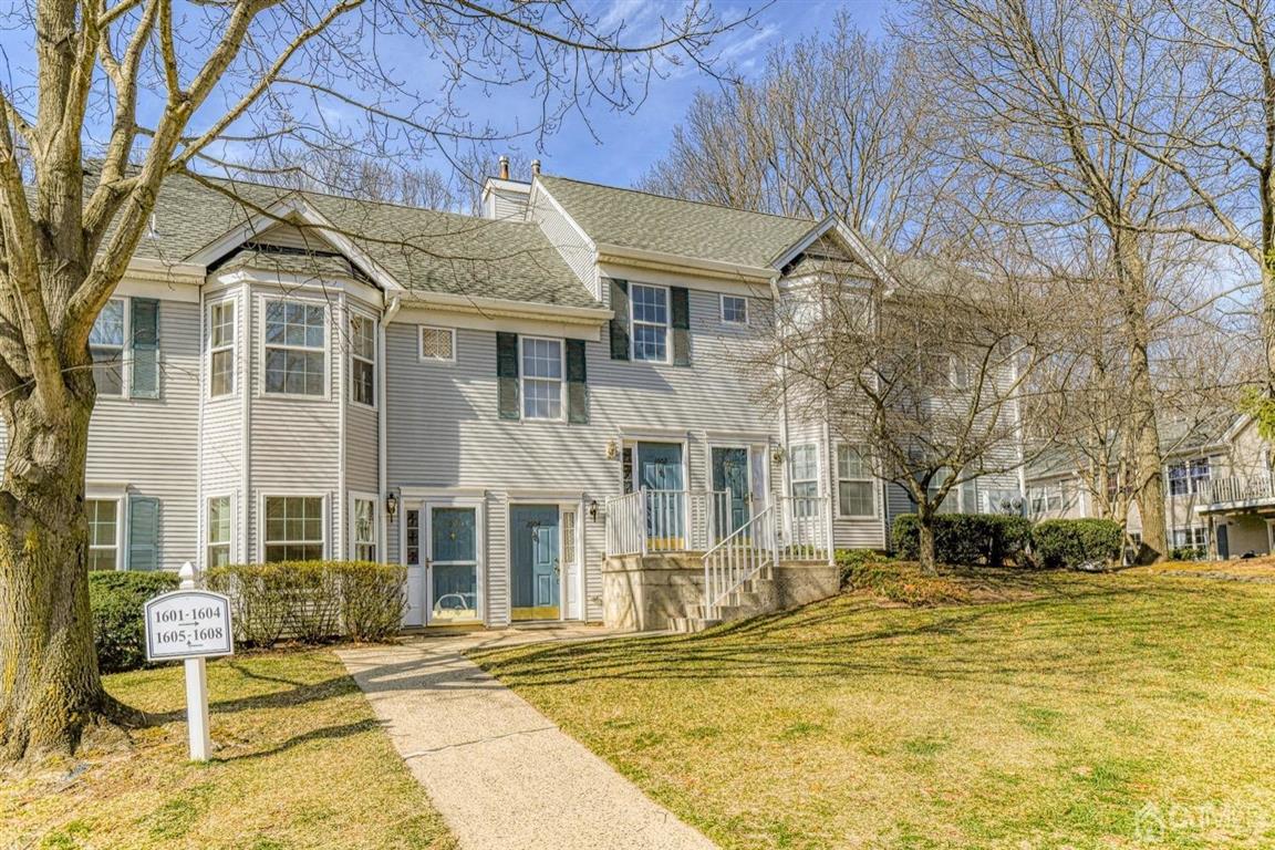 KCSellsNJ's tweet photo. New Listing! $335,000.00, 2BR, 2BA, 1602 Cypress Lane 2, EAST BRUNSWICK, NJ 08816, Full Details https://t.co/PE52n9QTDn https://t.co/1tYPZbi3TV