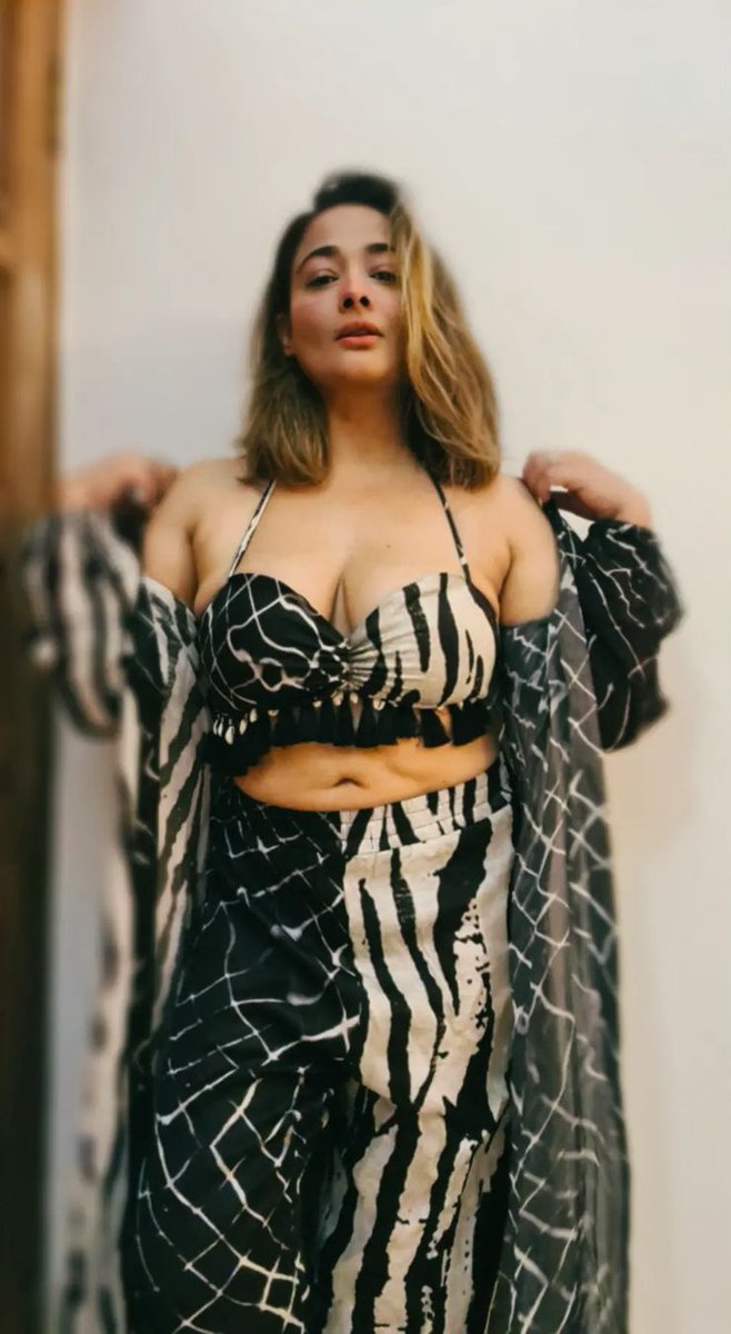 WomenHotness's tweet photo. @KiranRathOfical https://t.co/d8FgjuyHqM