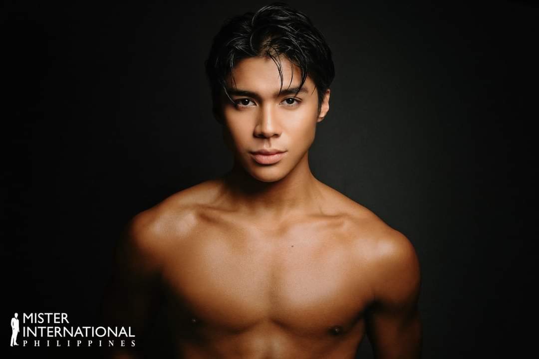 Querylicious's tweet photo. MICHAEL VER ANTON COMALING 21, LEYTE PROVINCE @ComalingMV

Mister International Philippines 2022 Official headshot.

Photographer: Jai Murcillo
Creative Directors: Jowie Namayan &amp; Dave Arden
Hair Stylist: Bhads Castor
Make up: David’s Salon

#MisterInternationalPhilippines https://t.co/ExGfe8T1tX