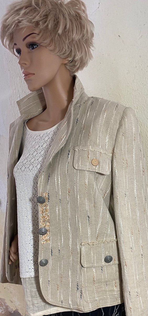 Brigitt01214804's tweet photo. Freue mich, euch diesen Artikel aus meinem Shop bei #etsy vorzustellen: Leinen -Blazer SOMMERFELD Gr.42 #beige #gestreift #sommer #vintageknopfe #materialmix https://t.co/rO5bKtuvFQ https://t.co/CngzXY8pBo