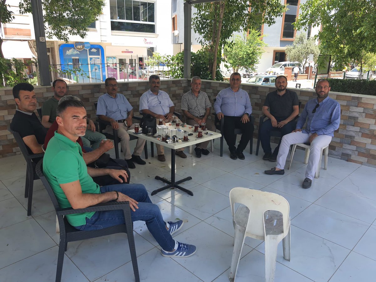 Başkanımız Ali Kaya beraberinde Başkan Yardımcımız Ali Serkan Atlan ve Tire Temsilcimiz Ömer Malkoç ile Tire İlçe MEM görevine atanan Aydın Yüzbaşıoğlu’na hayırlı olsun ziyaretinde bulundu. Ardından EBS Tire İlçe Yönetim Kurulumuz ve üyelerimiz ile bir araya geldi.

#EBSİzmir1