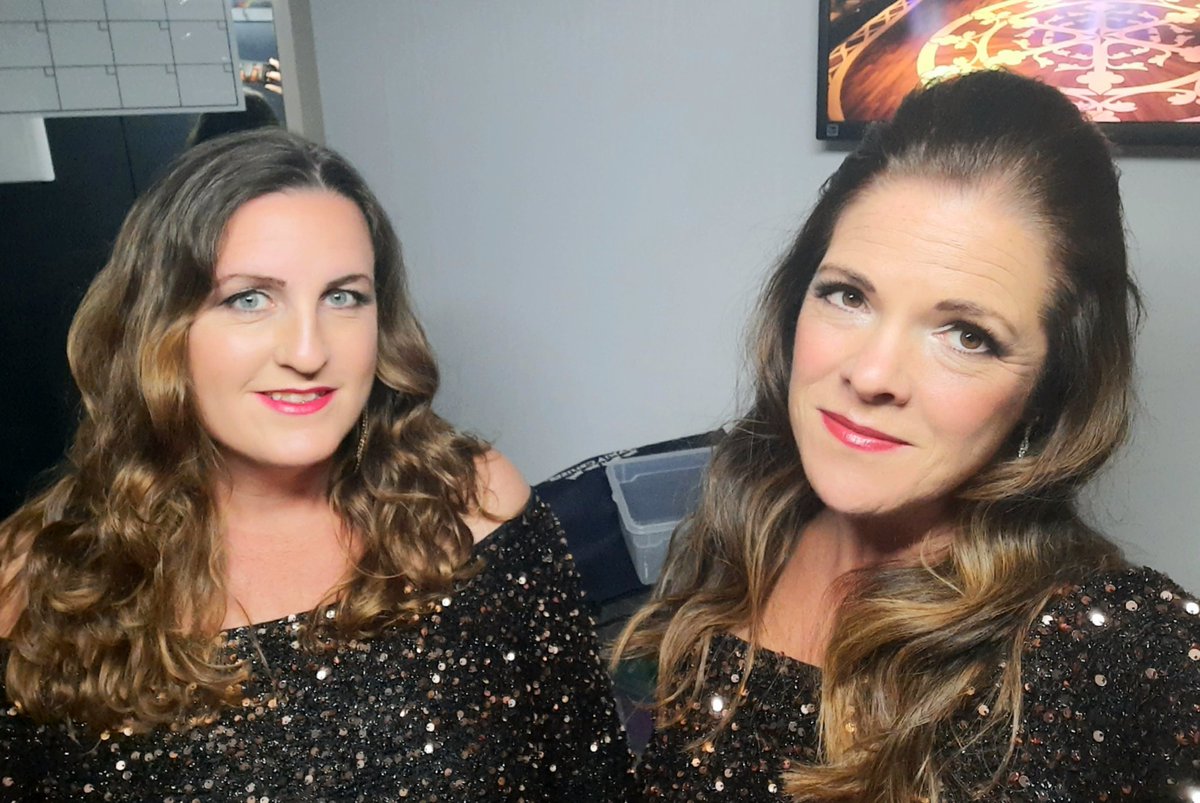 indigomayduo's tweet photo. Quote of the cruise so far - "You should do 3 encores". How lovely! We loved performing on Oceania's Insignia last night. Many of the guests have been on here since December!
#2voices1sound #guestents
A huge thank you to our wonderful agent Zoe Tyler International @zoetyler https://t.co/MMUgQYG4Op