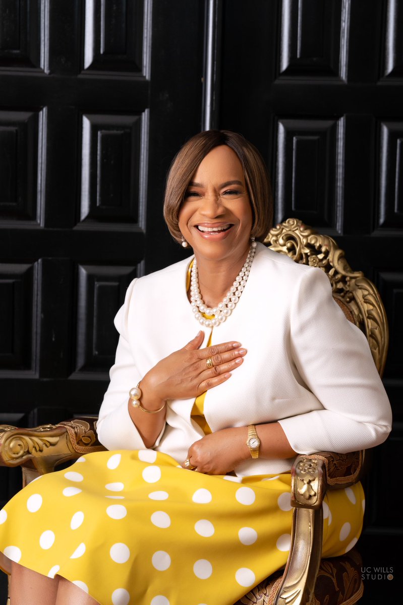 risiogunbor's tweet photo. THANK YOU 🙏 
For your prayers, messages, warm words and gifts. You all made my birthday memorable and awesome. 
I’m overwhelmed by your love and prayers. May the Lord always cause His face to shine upon you all In Jesus Name Amen 🙏
#christianauthor #Jesus Name https://t.co/uXHZMA1Ret
