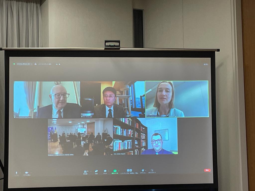 OvidiuDranga's tweet photo. Successful webinar on resilience at 🇷🇴 Embassy, supported by #FPUE and the Euro-Atlantic Center for Resilience in Bucharest! Good opportunity to review 🇯🇵 &amp; 🇪🇺 perspectives on resilience &amp; related security topics with  distinguished panelists. https://t.co/FrZEHcLvyN