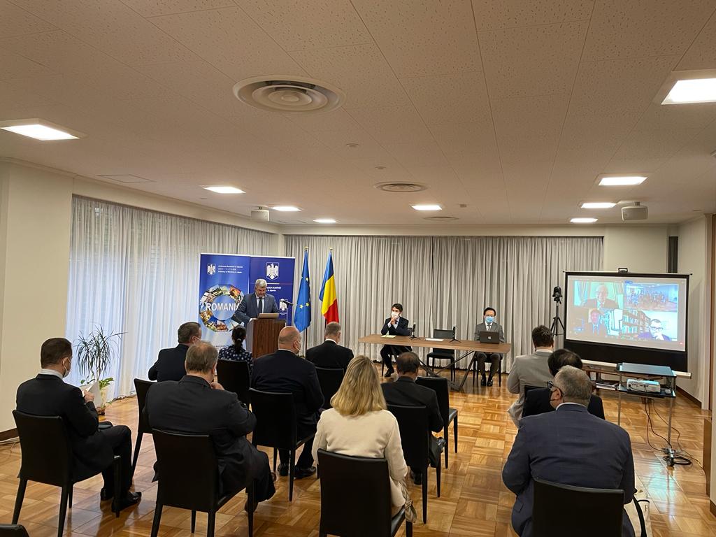 OvidiuDranga's tweet photo. Successful webinar on resilience at 🇷🇴 Embassy, supported by #FPUE and the Euro-Atlantic Center for Resilience in Bucharest! Good opportunity to review 🇯🇵 &amp; 🇪🇺 perspectives on resilience &amp; related security topics with  distinguished panelists. https://t.co/FrZEHcLvyN
