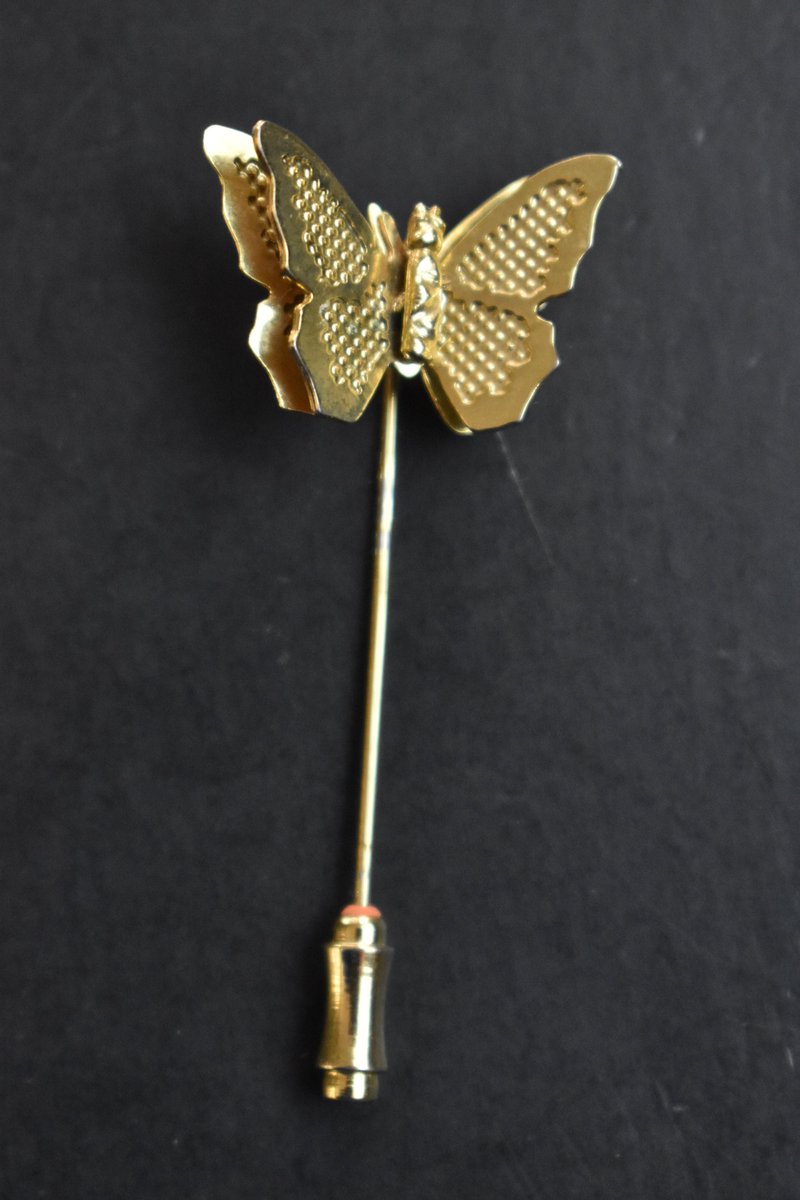 Wisdom_Lane's tweet photo. Vintage Unmarked Small Gold Tone Metal Figural Stick Pin With Pin Cap And Butterfly Motif https://t.co/KYvuCVx8ld #WisdomLane #ButterflyMotif https://t.co/f8ikGYJnfr