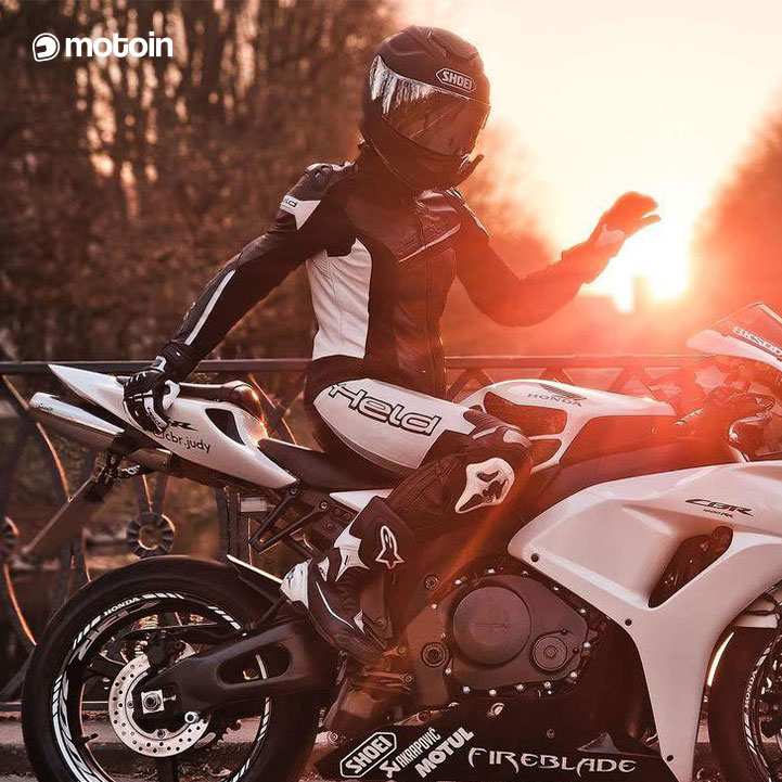 motoin's tweet photo. You have #gasoline in your blood, you love to feel the #adrenaline?
#Riding a #motorcycle is the meaning of #life for you?
Then you need the right #clothes and #equipment to get the most out of your #hobby.
motoin - The platform for real motorcycle #fans! https://t.co/PItsAHVOKg