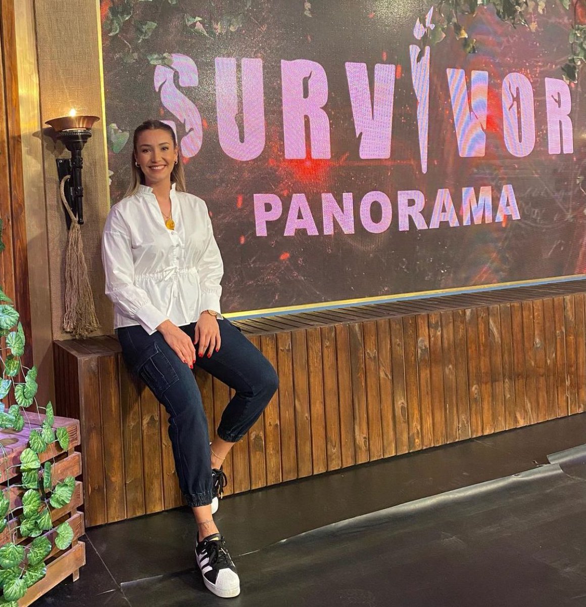 Hiç Bir Şey Bitmedi Her Şey Yeni Başlıyor,
Survivor Yarışmasında;
Yokluk Adası Nedir Bilen?
Sürgün Adasını Dibine Kadar Yaşayan,
Pota Rekoru Kıran EVRİM PANORAMA, EKSTRA MASALARINDA OLMALI,
Panorama, Ekstra Masalarında Olmak
Evo'nun Anasının Ak Sütü Gbi Helaldir.!
#EvrimKeklik