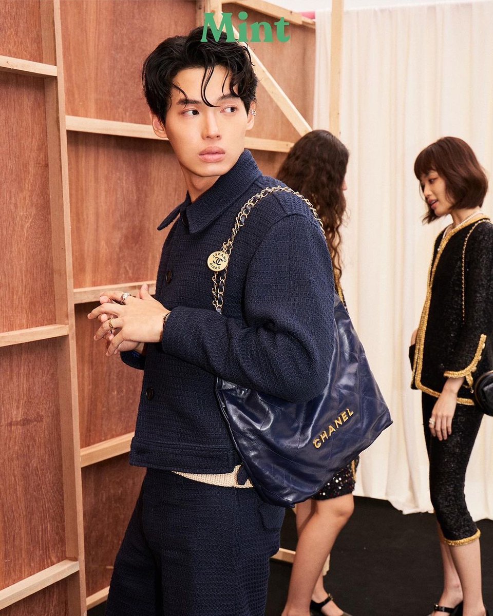 LoveTinevc_'s tweet photo. HIM 😳😳😳
IG superchade • 3:12 PM (TH)
🔗https://t.co/wkQ8W16pIM
#BrightWinXMintMagTH
#ไบร์ทวิน #bbrightvc #winmetawin https://t.co/2PyYcl7yxU