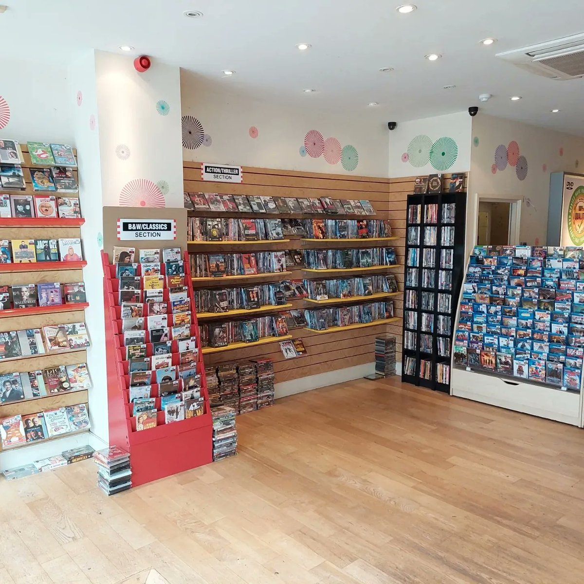 BadMovieCult's tweet photo. Found this place locally & it is an absolute goldmine!
A superb range of great movies all fully refurbished & repackaged
Hard to find & obscure titles are a speciality & I was like a kid in a candy store
If you collect physical media, I cannot recommend enough
#themoviestore https://t.co/5YoNNMd4yB