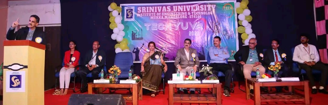 TechYuva's tweet photo. Address by Dr. Jillella Satya Sai Kumar (Pro Vice Chancellor, Srinivas University) at "Tech Yuva 22" organised by Srinivas University Institute of Engg & Tech, SUIET, Mukka, Mangaluru.
#TechYuva #TechYuva22 #SUIET #SrinivasUniversity #Mukka #Mangaluru #TechFest #Mangalore https://t.co/GnUsRpIJzC