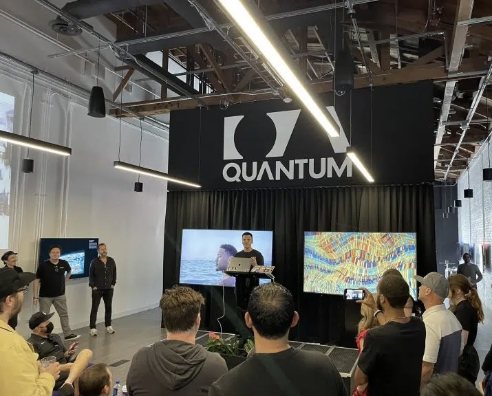 CryptofamilyN's tweet photo. Justin Aversano Launches Brand New Physical NFT Gallery In LA.

#NFTfamily #NFTs #NFTart #cryptocommunity #cryptofamily #CryptoArt #NFTBlonda #CryptoBlonda #Promoter https://t.co/UZkxIjSFBu