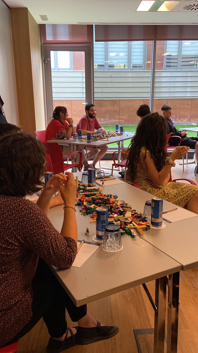 pfi_edu's tweet photo. 📌 Inici sessió de millora d’@HistoriesdVida amb Lego Serious Play, de la mà de Punk Design!

#alumnatPFI #professorat #voluntaris #pfiCAT #impulsFP #SomFP

Gràciesss 👏👏👏 

@CABK_Dualiza @impulsfp @catFPx @fpcatalunya @Ilunionhotels @educaciocat @impulsfp @innovaFP https://t.co/ZBSjQkHz9j