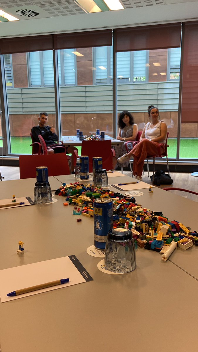 pfi_edu's tweet photo. 📌 Inici sessió de millora d’@HistoriesdVida amb Lego Serious Play, de la mà de Punk Design!

#alumnatPFI #professorat #voluntaris #pfiCAT #impulsFP #SomFP

Gràciesss 👏👏👏 

@CABK_Dualiza @impulsfp @catFPx @fpcatalunya @Ilunionhotels @educaciocat @impulsfp @innovaFP https://t.co/ZBSjQkHz9j