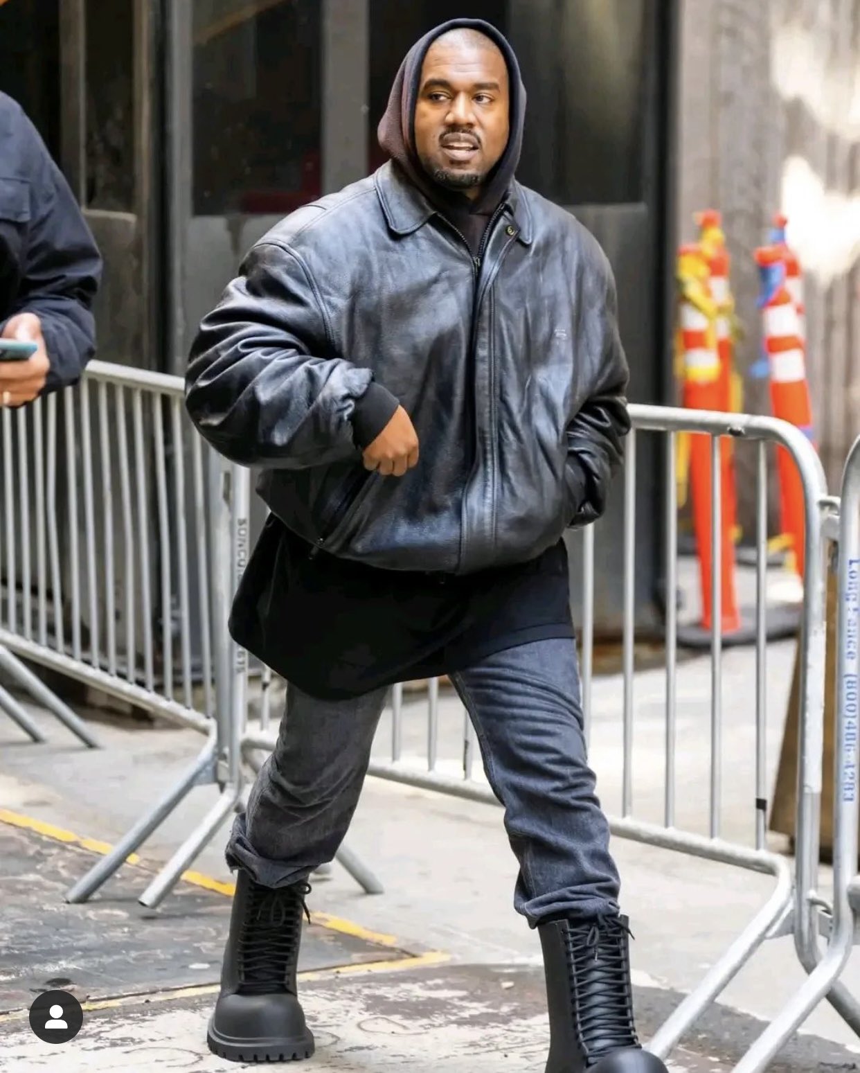 Happy birthday to the greatest artist of  all time . Mr Kanye west 