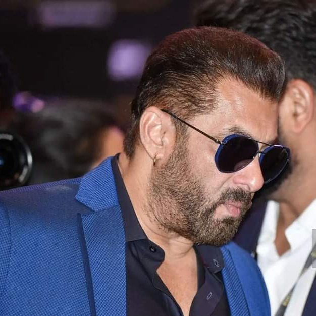 BeingShahbaz61's tweet photo. #NewProfilePic
#SalmanKhan #KabhiEidKabhiDiwali #Beingman 
WE LOVE YOU SALMAN KHAN 🇮🇳 https://t.co/YQOBZs3Bkx
