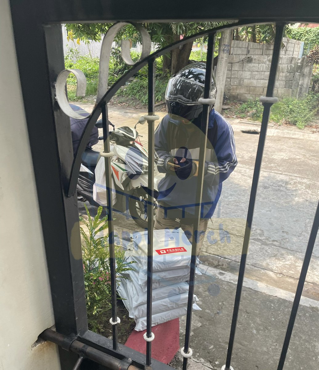 happimerch's tweet photo. #HappiUpdates β»
s/co ggx orders are already packed and picked up by the rider a while ago!
thank you for trusting & being patient with us βΊοΈ π π https://t.co/UcICrMIVoL